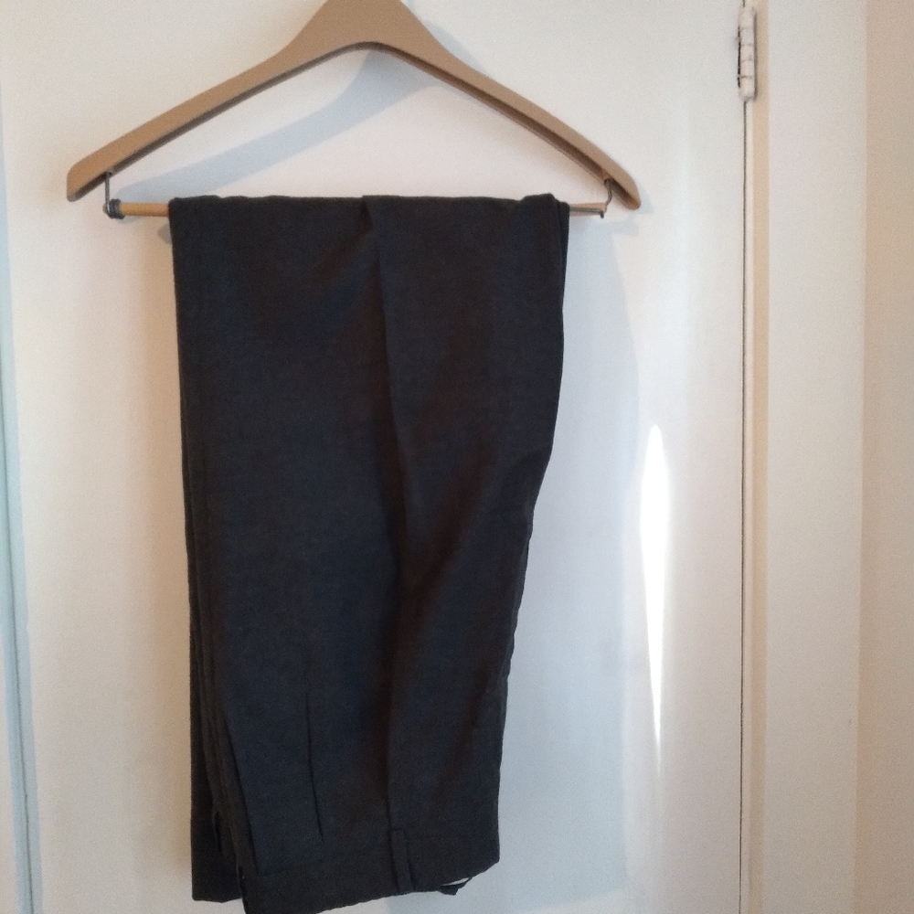 Neiman Marcus men's grey wool trousers size 36x29